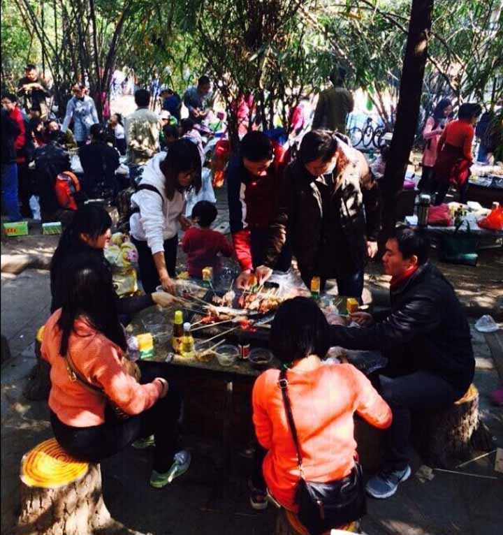 濃情冬日，戶外燒烤話情誼